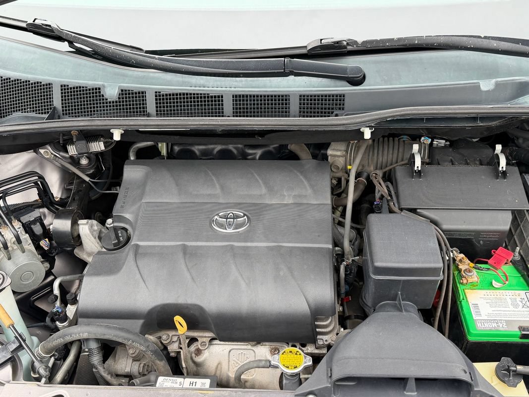 Used 2013 Toyota Sienna LE w/ Towing Pkg AWD/4WD image 30