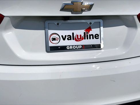 Used 2017 Chevrolet Malibu LT w/ Leather Package FWD image 10