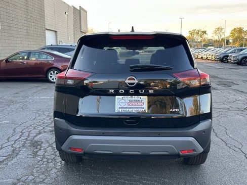 Used 2023 Nissan Rogue S image 5