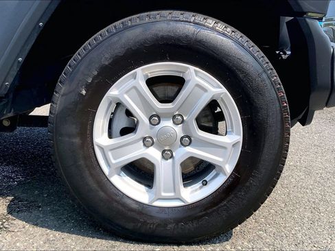 Used 2018 Jeep Wrangler Unlimited Sport S AWD/4WD image 9