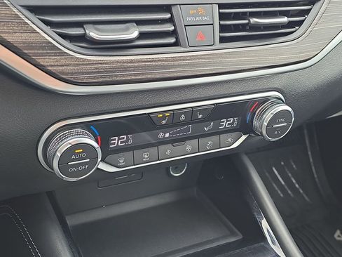 Used 2022 Nissan Altima 2.5 Platinum image 19