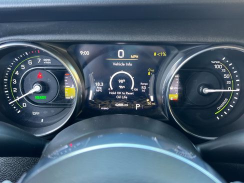 Used 2023 Jeep Wrangler Unlimited Sahara AWD/4WD image 25