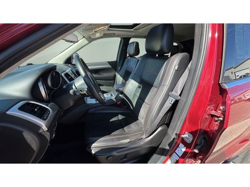 Used 2013 Jeep Grand Cherokee Trailhawk AWD/4WD image 24