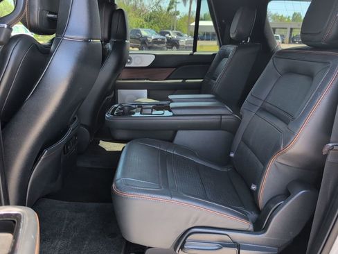 Used 2022 Lincoln Navigator L Black Label AWD/4WD image 10