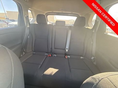 Used 2025 Nissan Rogue S AWD/4WD image 21