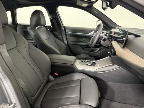 Used 2025 BMW i4 xDrive40i AWD/4WD image 9