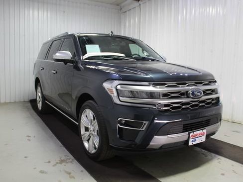 Used 2023 Ford Expedition Platinum RWD image 3