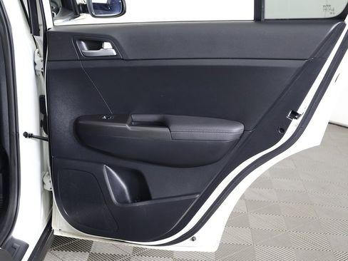 Used 2022 Kia Sportage LX image 22