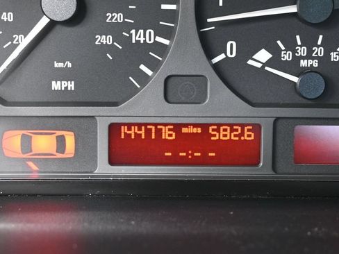 Used 2002 BMW 325i Sedan RWD image 29