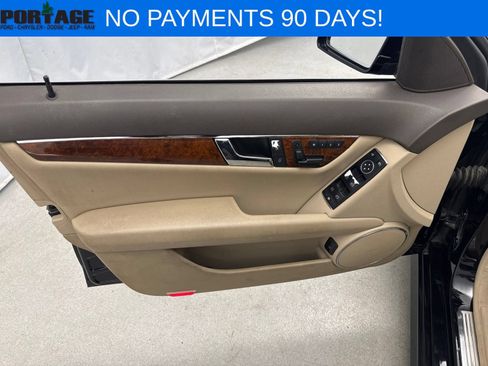 Used 2011 Mercedes-Benz C 300 4MATIC Sedan image 11