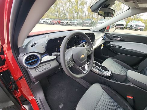 New 2026 Chevrolet Trax LT image 14