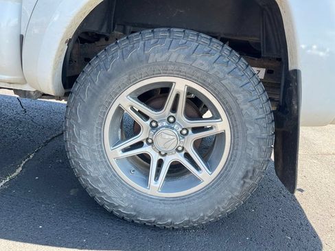 Used 2014 Toyota Tacoma PreRunner w/ SR5 Package RWD image 10