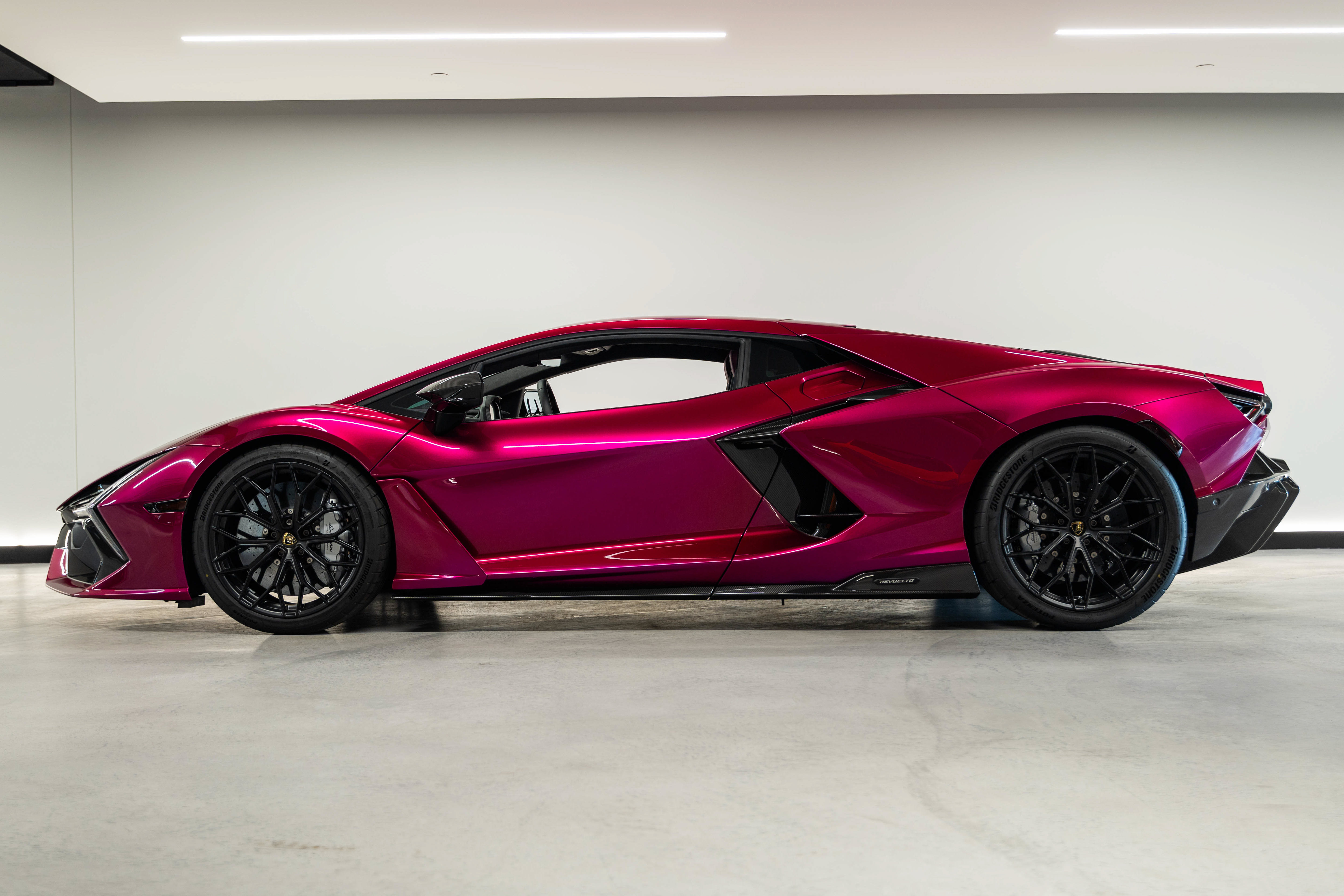 Used 2026 Lamborghini Revuelto AWD/4WD image 28