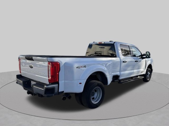 Used 2024 Ford F350 XLT AWD/4WD image 3