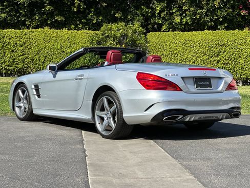 Used 2017 Mercedes-Benz SL 550 image 3
