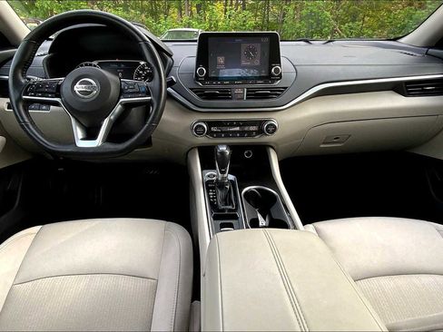 Used 2020 Nissan Altima 2.5 SV image 15