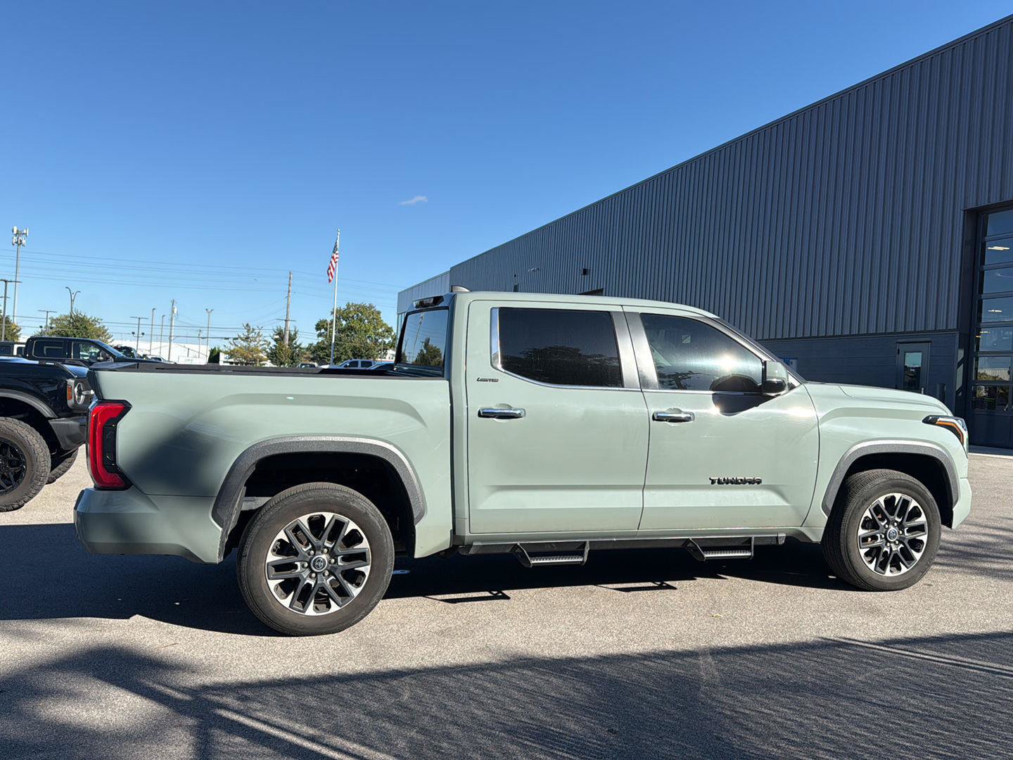Used 2024 Toyota Tundra Limited AWD/4WD image 2