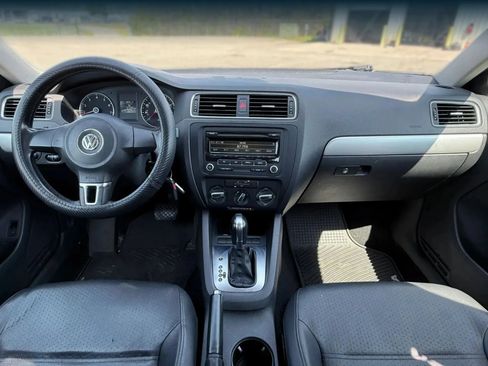 Used 2013 Volkswagen Jetta SE FWD image 3
