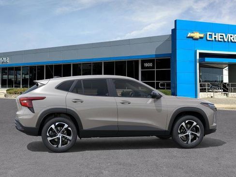 New 2026 Chevrolet Trax RS FWD image 5