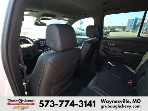 Used 2023 Chevrolet Traverse LT FWD image 27