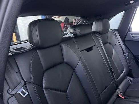 Used 2018 Porsche Macan S AWD/4WD image 30