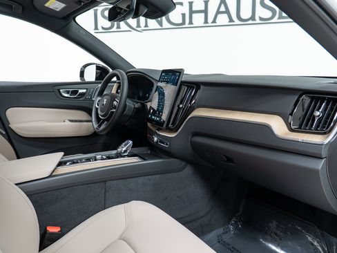 New 2026 Volvo XC60 B5 Plus w/ Climate Package image 21