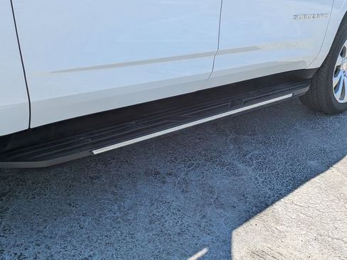 Certified 2025 Chevrolet Suburban Premier image 13