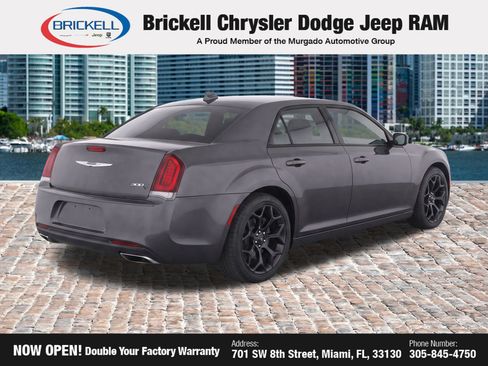 Used 2019 Chrysler 300 S w/ 300S Premium Group 2 RWD image 4