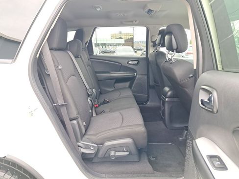Used 2019 Dodge Journey SE image 15
