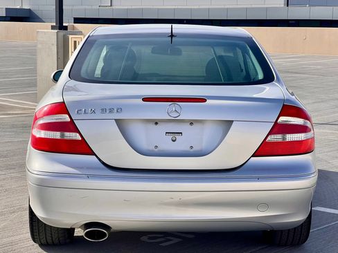 Used 2005 Mercedes-Benz CLK 320 Coupe image 11