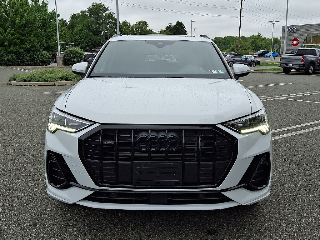 Used 2023 Audi Q3 2.0T Premium w/ Black Optic Sport Package AWD/4WD image 5