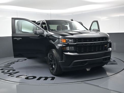 Used 2019 Chevrolet Silverado 1500 Custom w/ Custom Value Package image 22