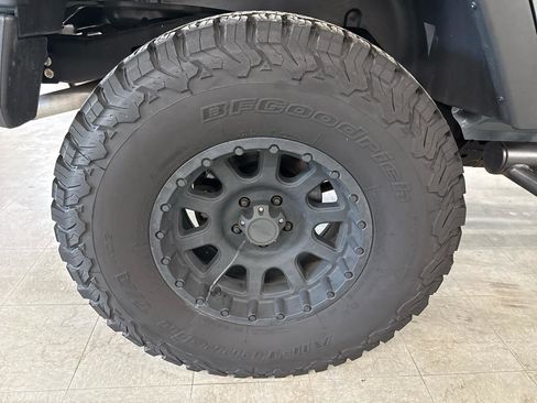 Used 2015 Jeep Wrangler Unlimited Rubicon w/ Connectivity Group AWD/4WD image 63