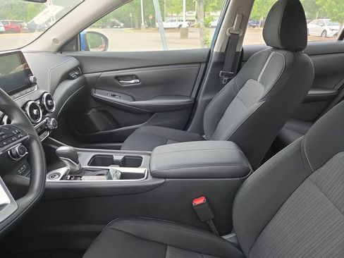 Used 2025 Nissan Sentra SV FWD image 9