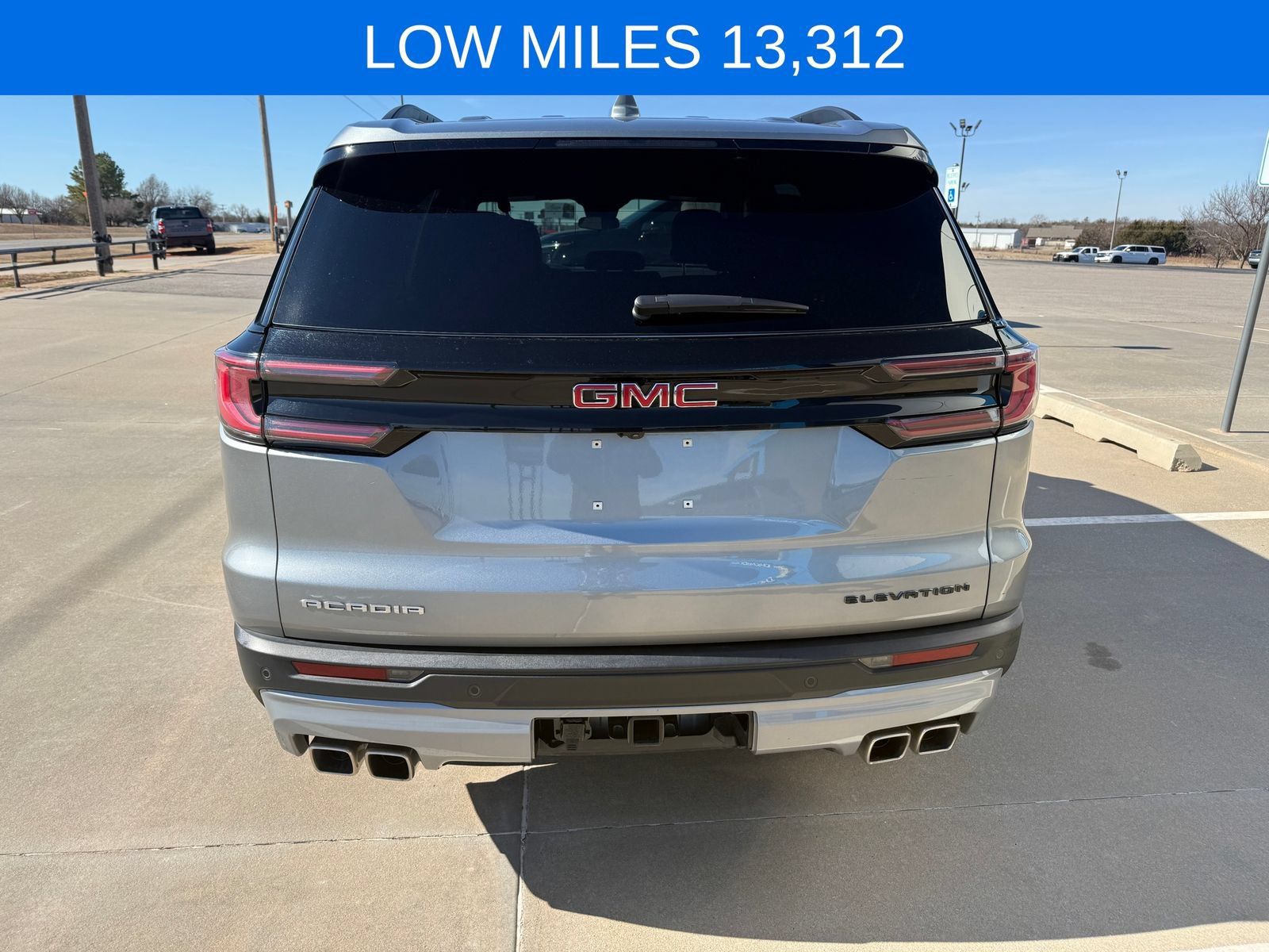 Used 2025 GMC Acadia Elevation FWD image 2
