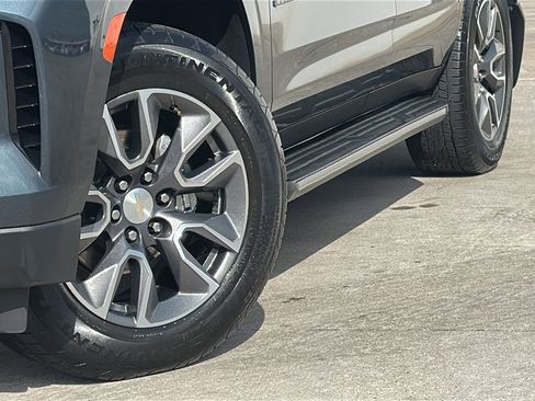 Used 2021 Chevrolet Tahoe LT w/ LT Signature Package image 3