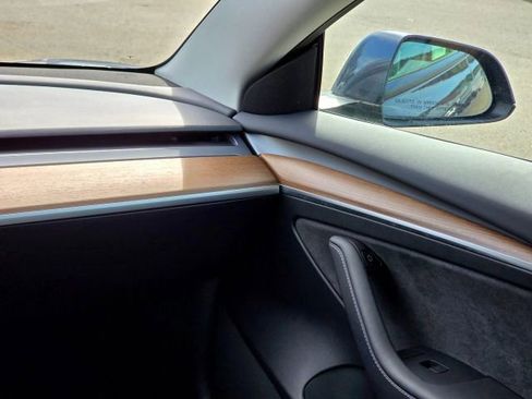 Used 2022 Tesla Model 3 Long Range AWD/4WD image 21