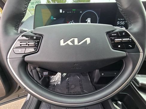 Used 2022 Kia EV6 Wind w/ Wind Technology Package AWD/4WD image 13