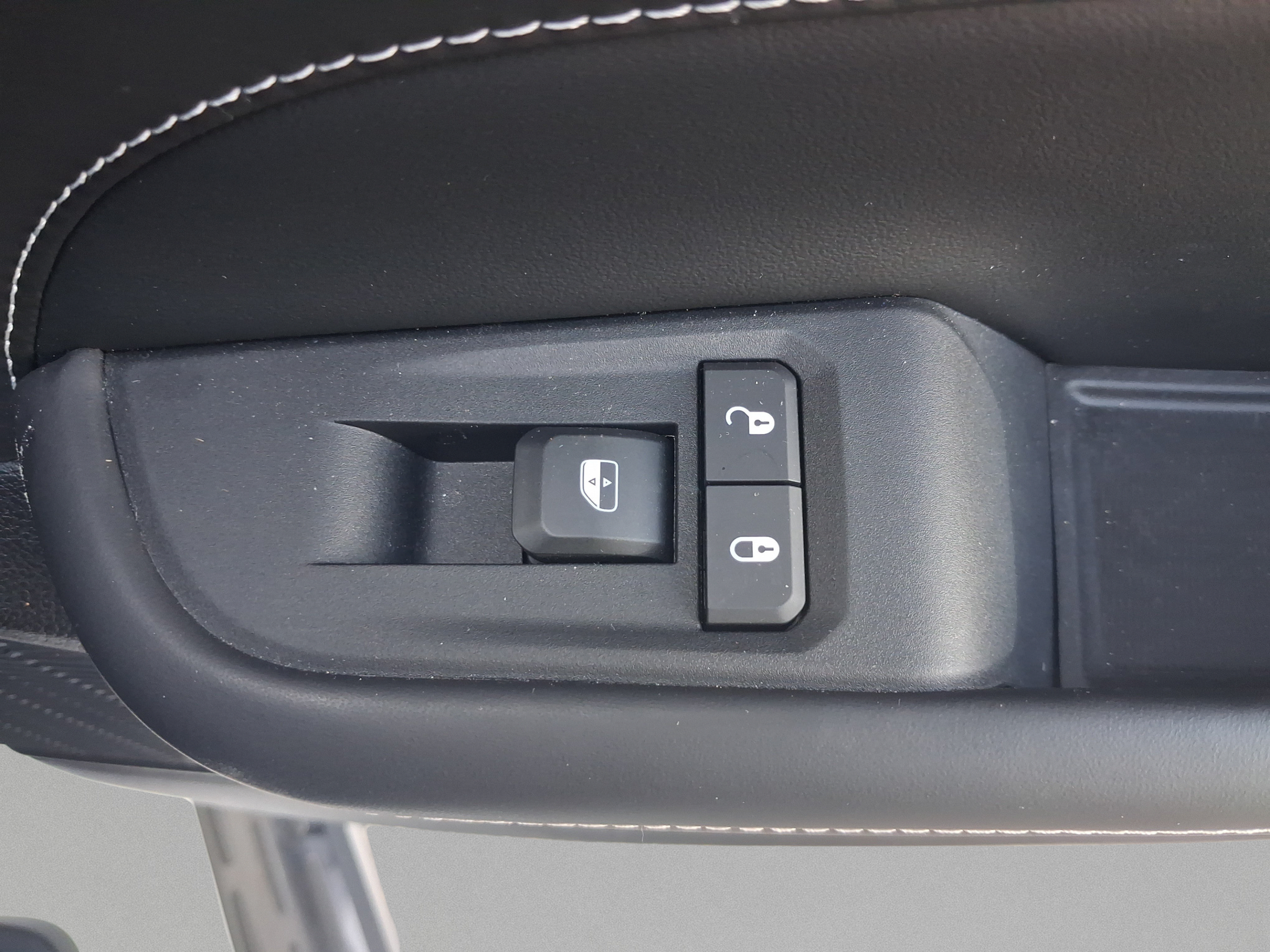 Used 2026 Jeep Grand Cherokee L Limited AWD/4WD image 30
