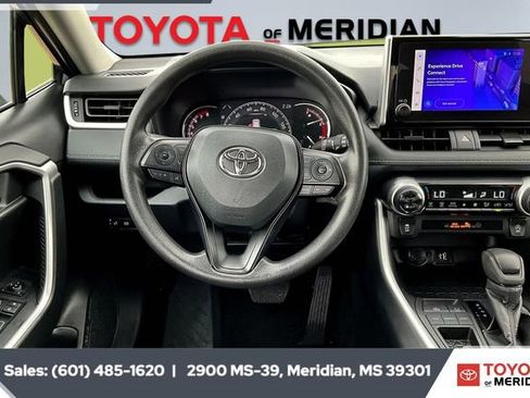 Used 2024 Toyota RAV4 XLE image 5