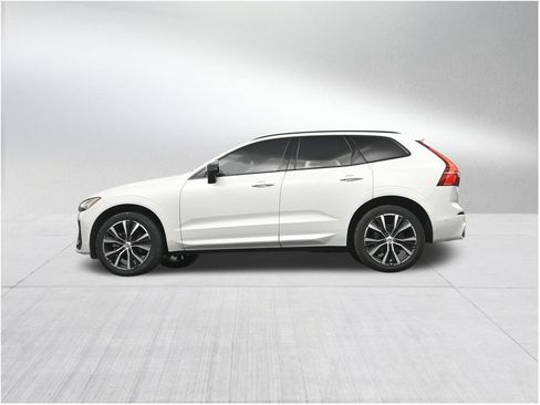 Used 2024 Volvo XC60 B5 Plus w/ Climate Package AWD/4WD image 23