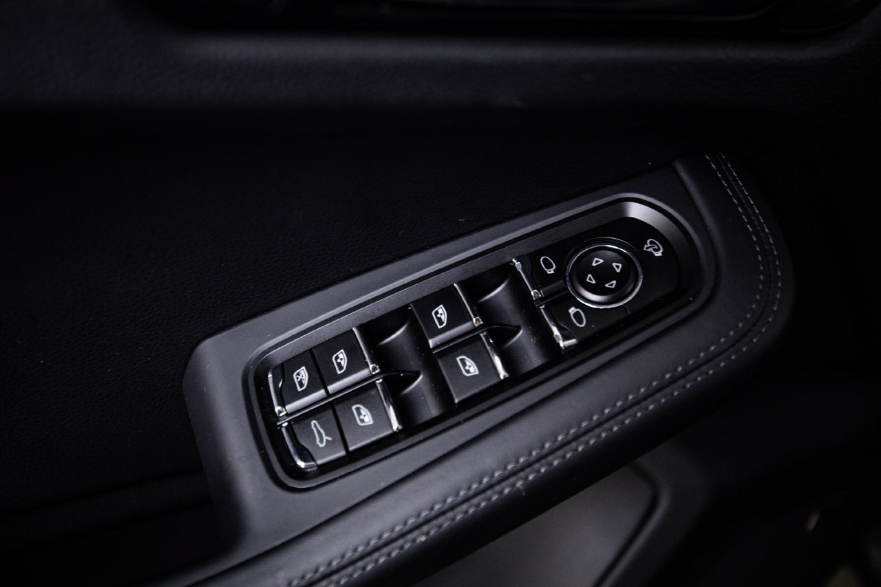 Certified 2026 Porsche Macan AWD/4WD image 22