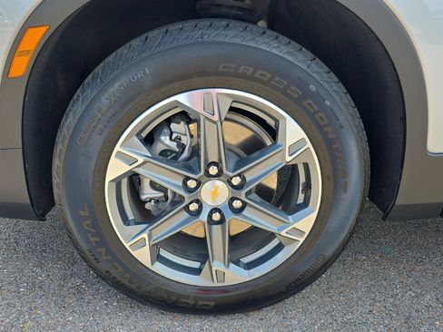 Used 2025 Chevrolet Blazer LT AWD/4WD image 9