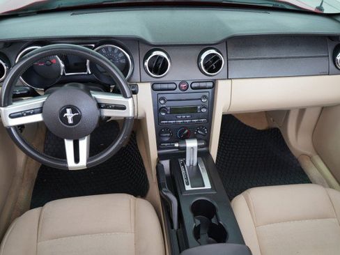 Used 2006 Ford Mustang Convertible RWD image 14