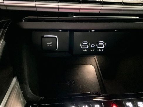 Used 2024 Jeep Wagoneer Series II w/ Flexible Seating Group AWD/4WD image 33