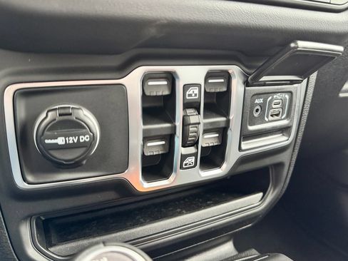 New 2026 Jeep Gladiator Sport AWD/4WD image 19