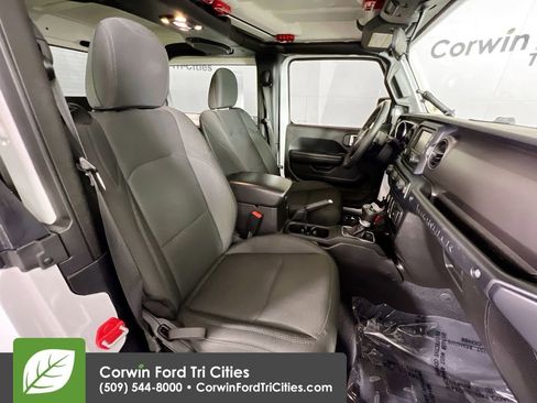 Used 2019 Jeep Wrangler Sport S image 16