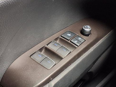 Used 2022 Toyota Camry XSE image 19