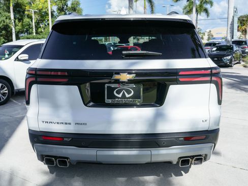 Used 2024 Chevrolet Traverse LT image 24