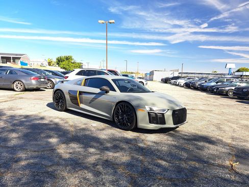Used 2017 Audi R8 V10 plus w/ Full Leather Package image 2